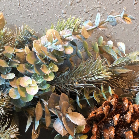 North Pole trading Co.Faux greenery and natural pinecone holiday wreath 24 inch - Picture 4 of 12